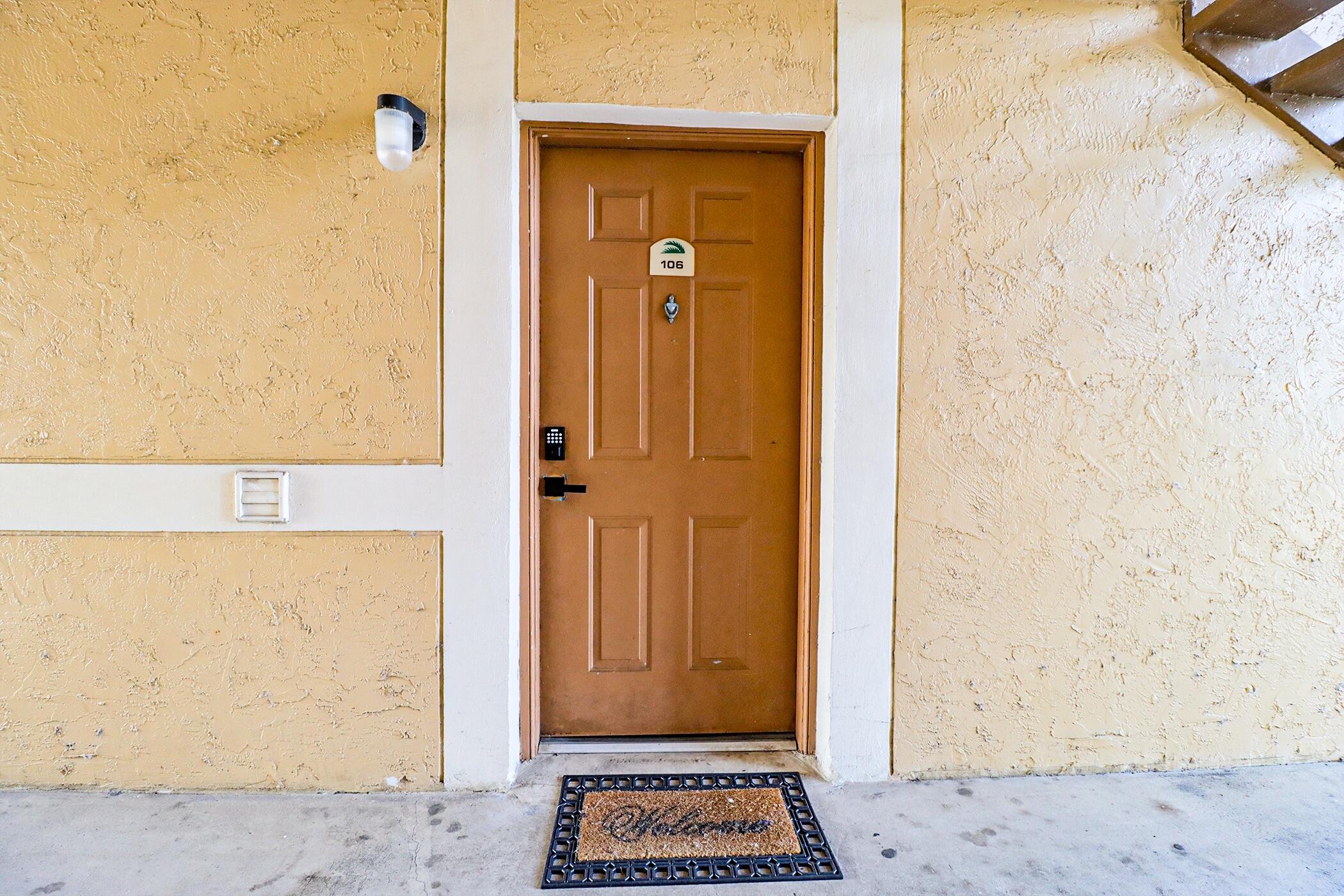 450 Palm Circle 106, Pembroke Pines, FL 33025 photo 4