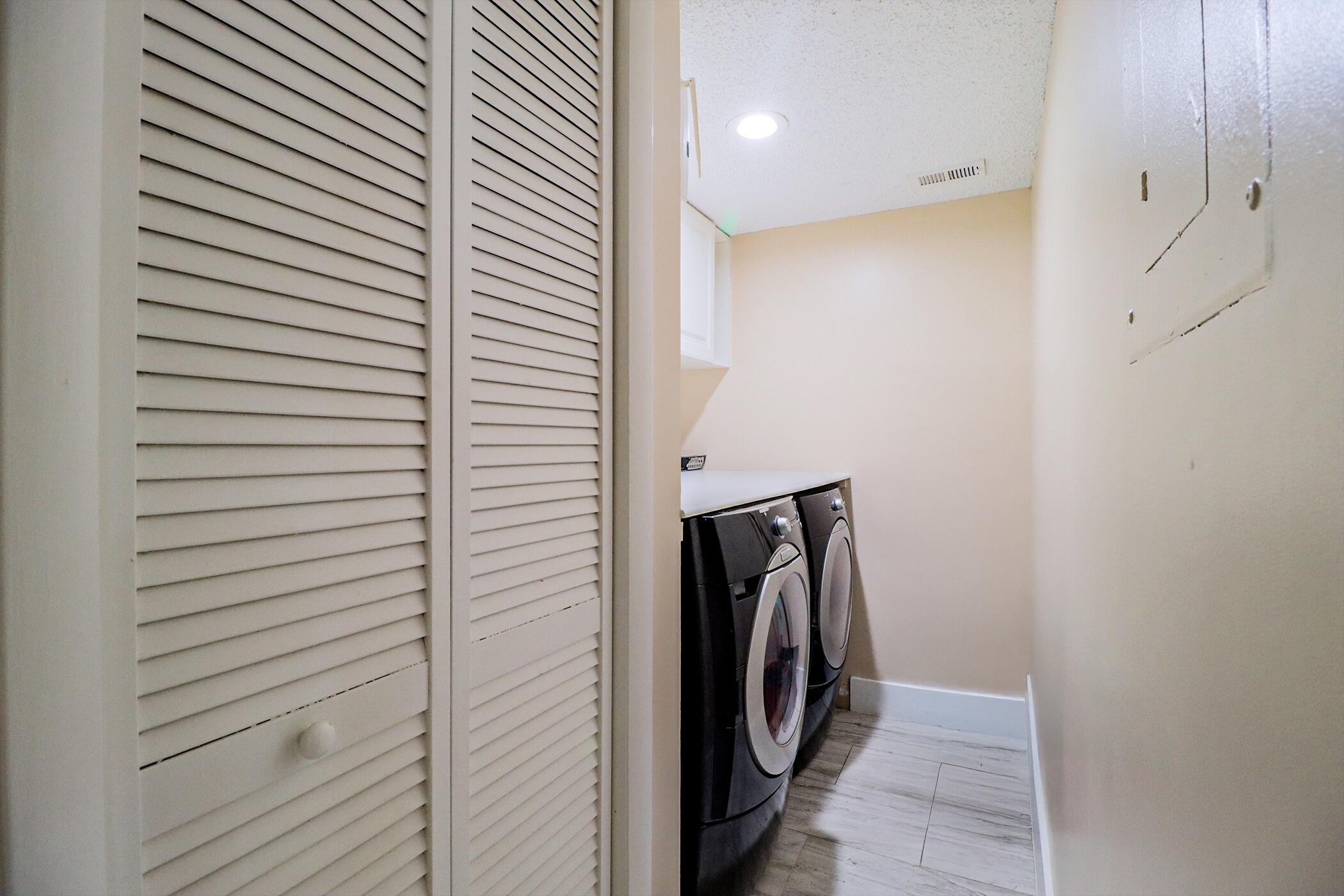 450 Palm Circle 106, Pembroke Pines, FL 33025 photo 9