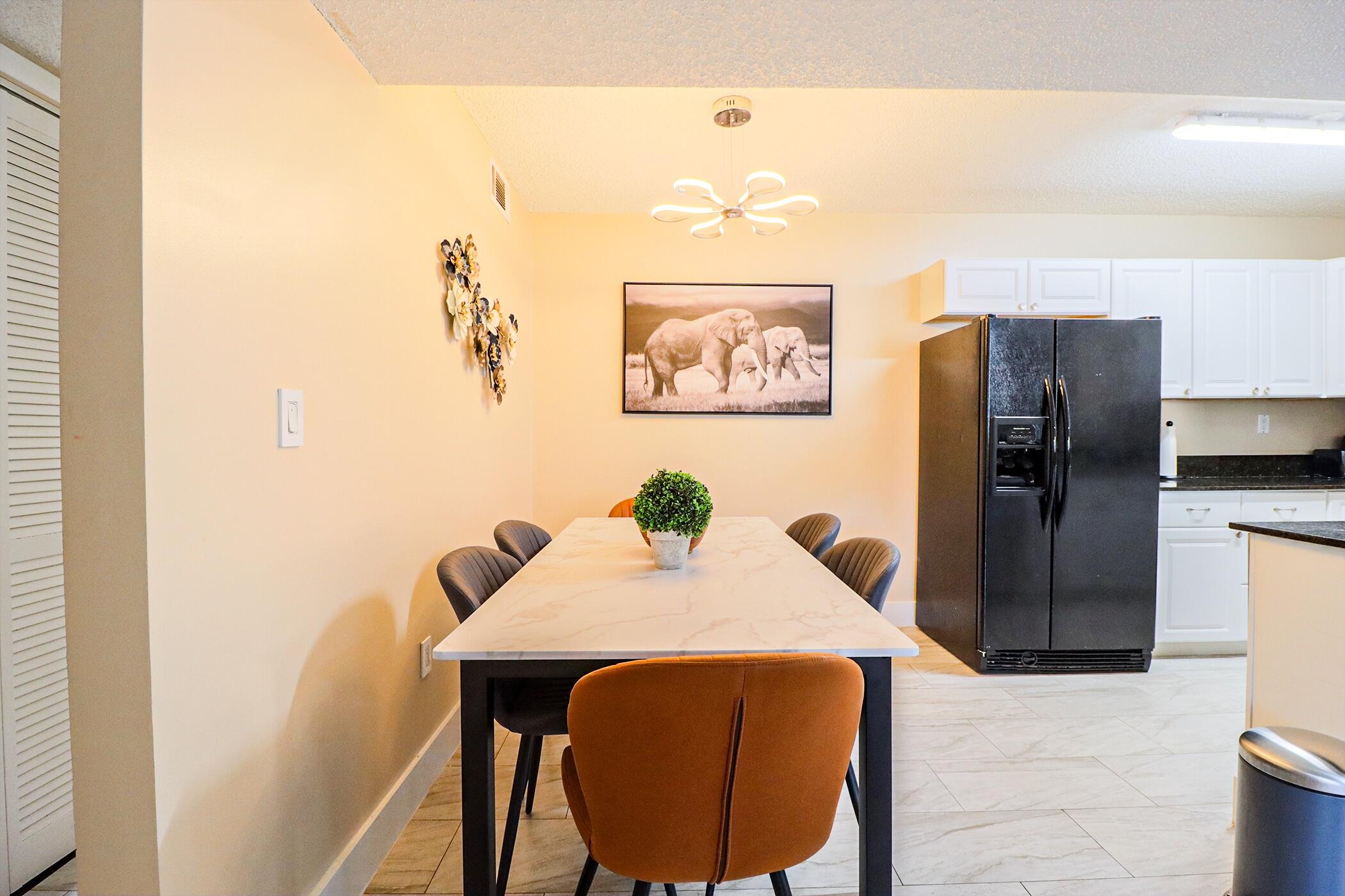 450 Palm Circle 106, Pembroke Pines, FL 33025 photo 10