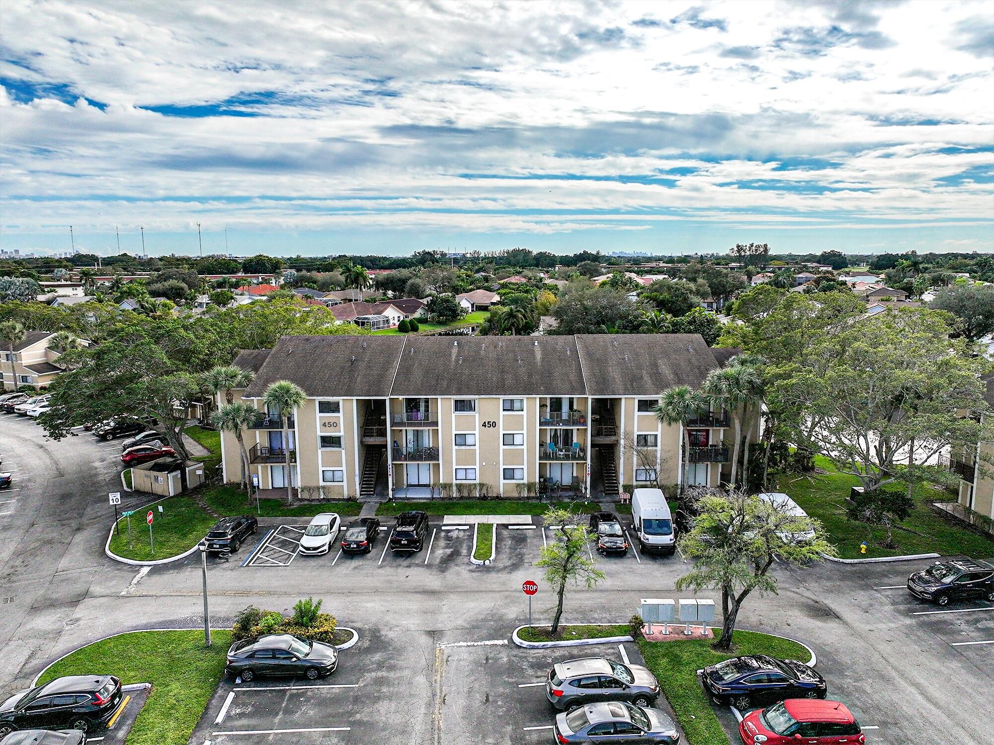 450 Palm Circle 106, Pembroke Pines, FL 33025, Pembroke Pines