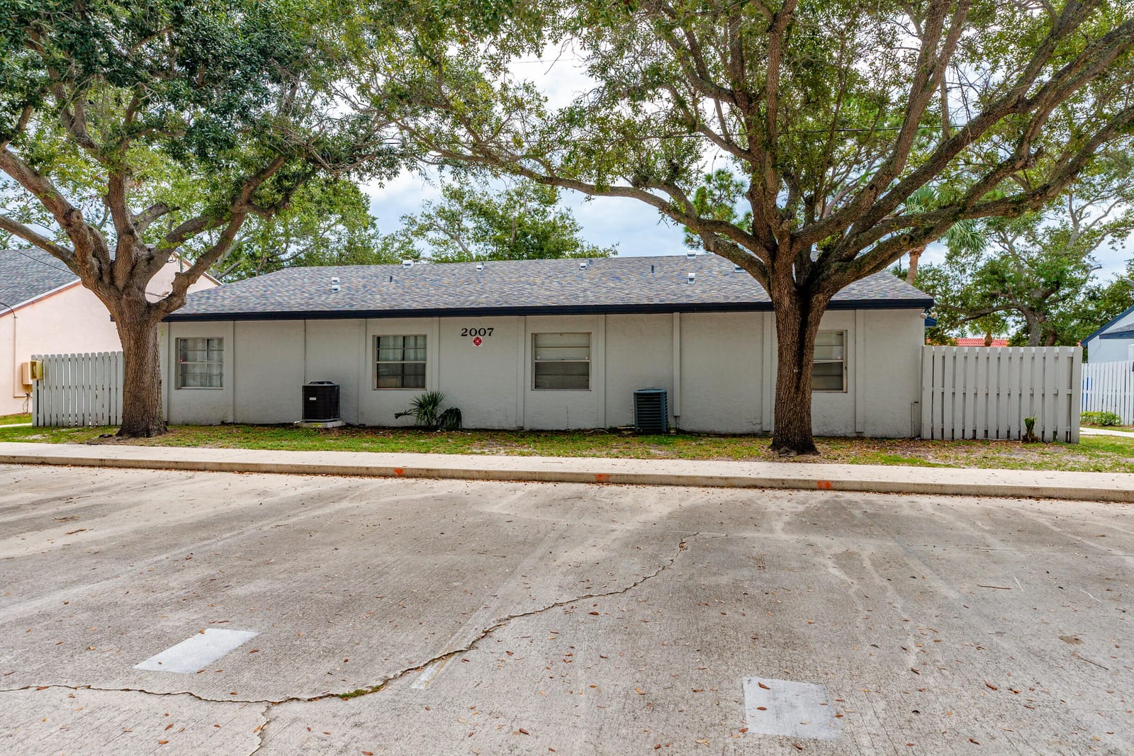 2007 Oleander Boulevard Apt D — photo 1