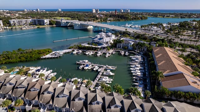 1000 N Us Highway 1 Ja301, sold in Jupiter Harbour, Jupiter, FL