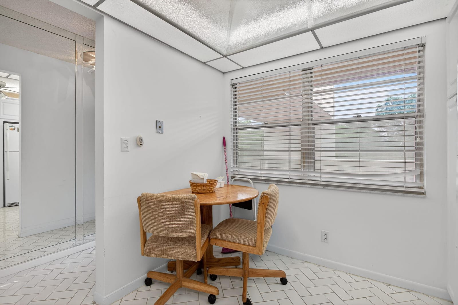 2403 Antigua Circle B4 — photo 3