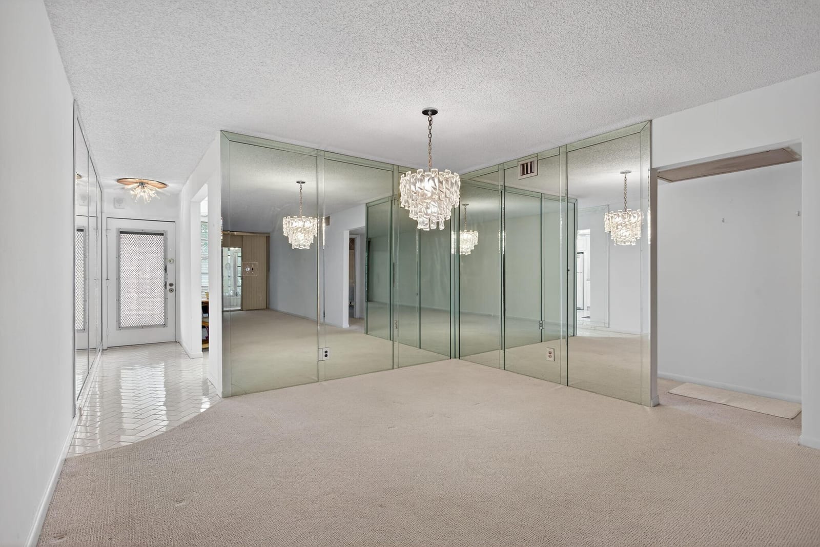 2403 Antigua Circle B4 — photo 5