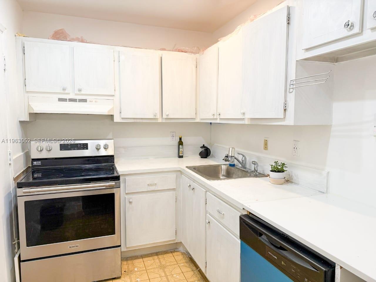4043 NW 16th Street 204, Lauderhill, FL 33313, Lauderhill