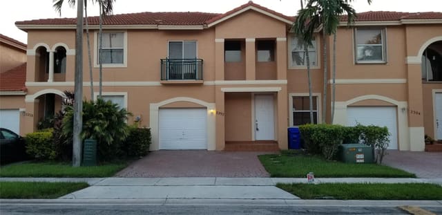 2292 NW 162nd Way, Pembroke Pines, FL 33028