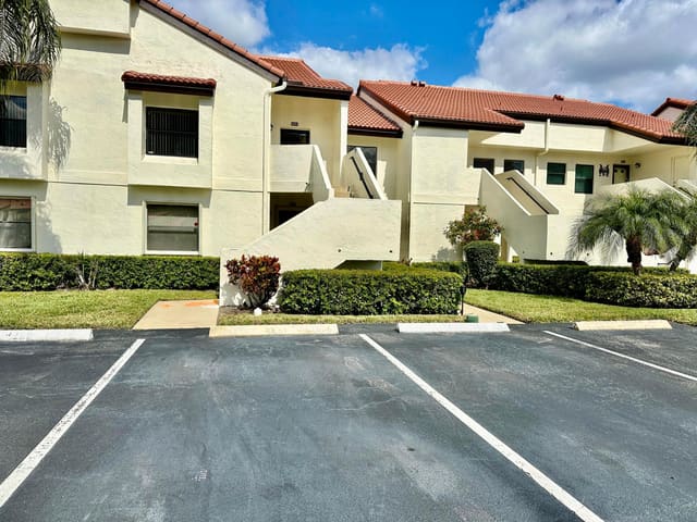 5951 Parkwalk Drive, sold in Coves At Parkwalk Condo, Boynton Beach, FL