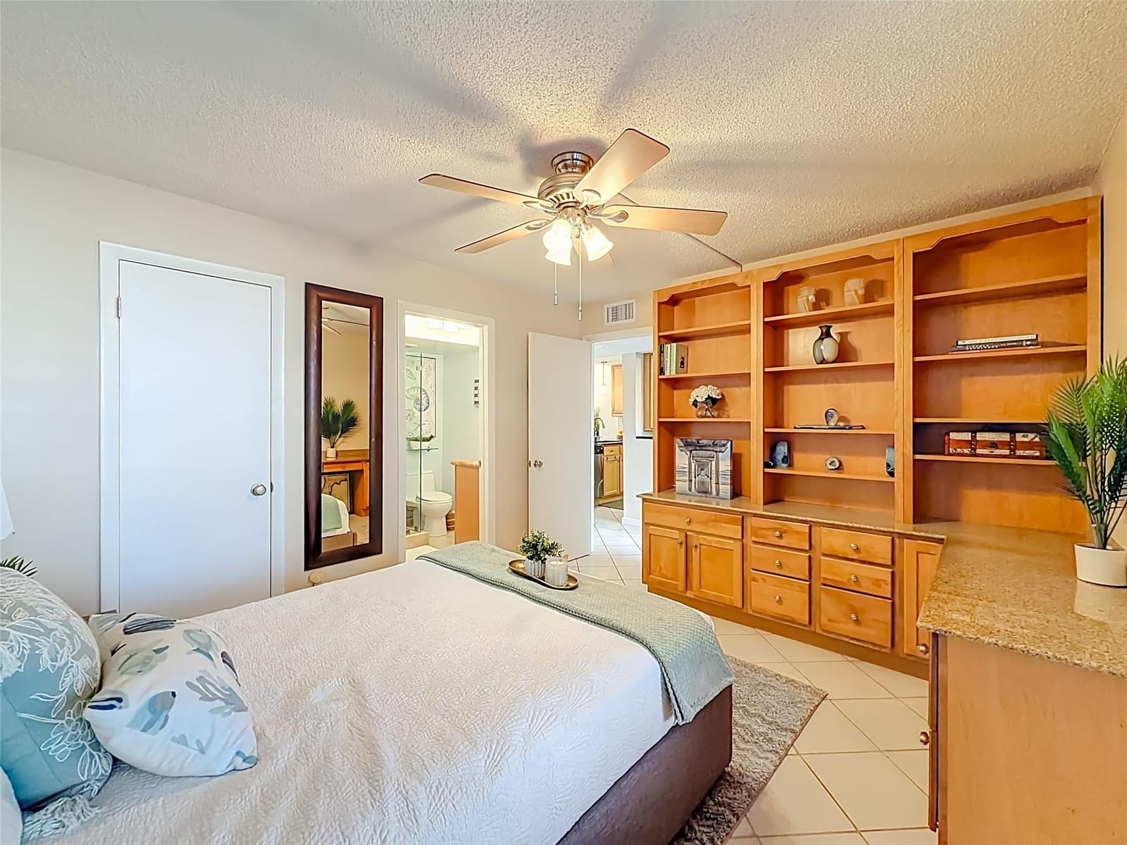 13 Royal Palm Way 101, Boca Raton, FL 33432 photo 27
