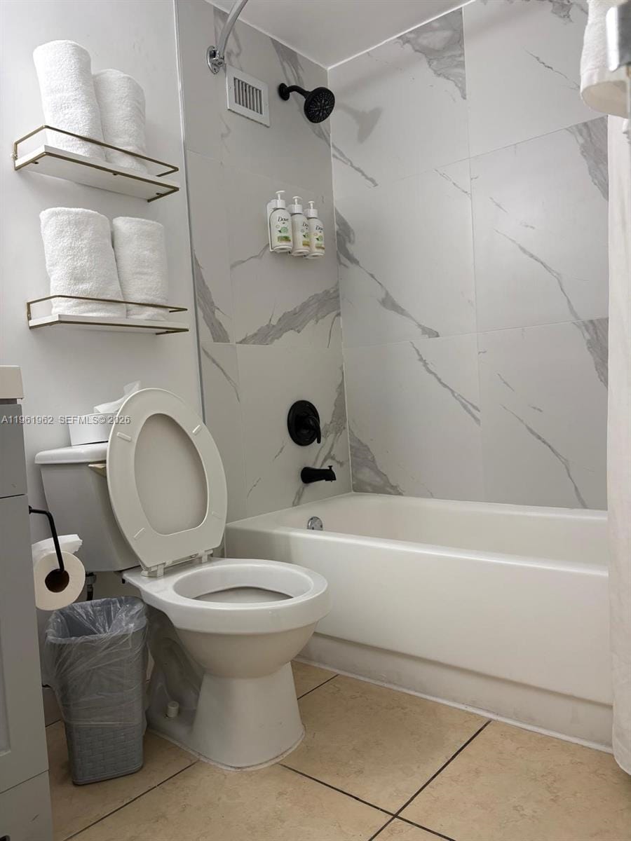 19201 Collins Avenue 820, Sunny Isles Beach, FL 33160 photo 2