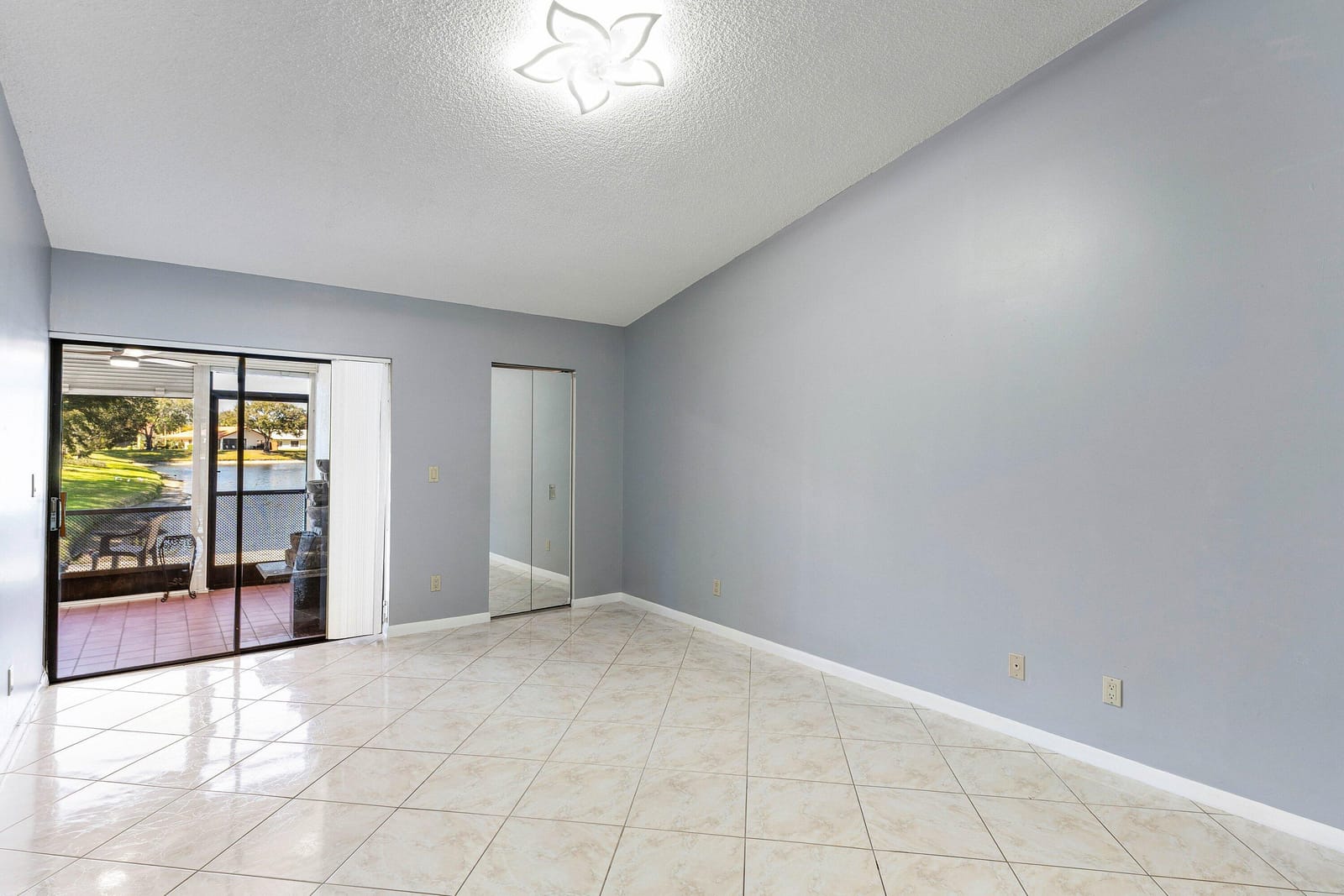 4799 Boxwood Circle — photo 8