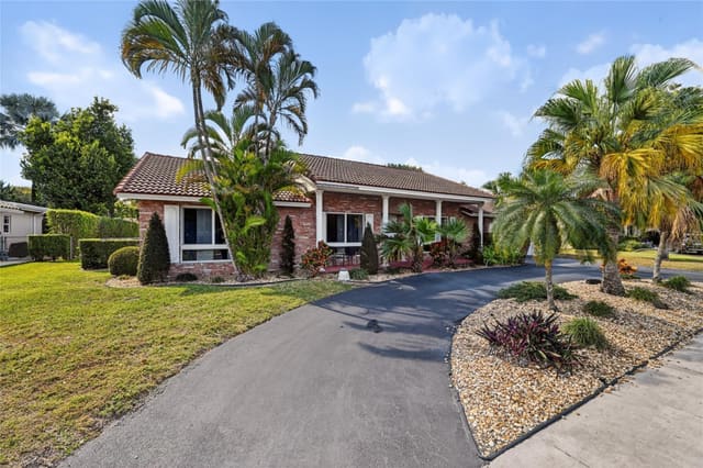 7420 SW 16th Street, sold in New Orleans Villas, Plantation, FL