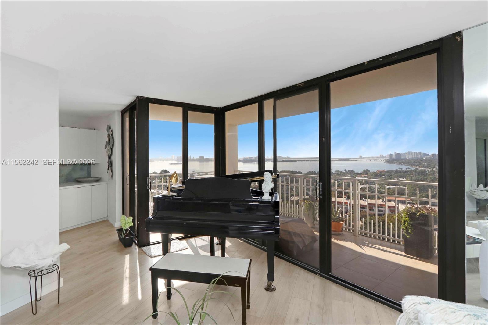 1000 Quayside Terrace 1608, Miami, FL 33138, Miami