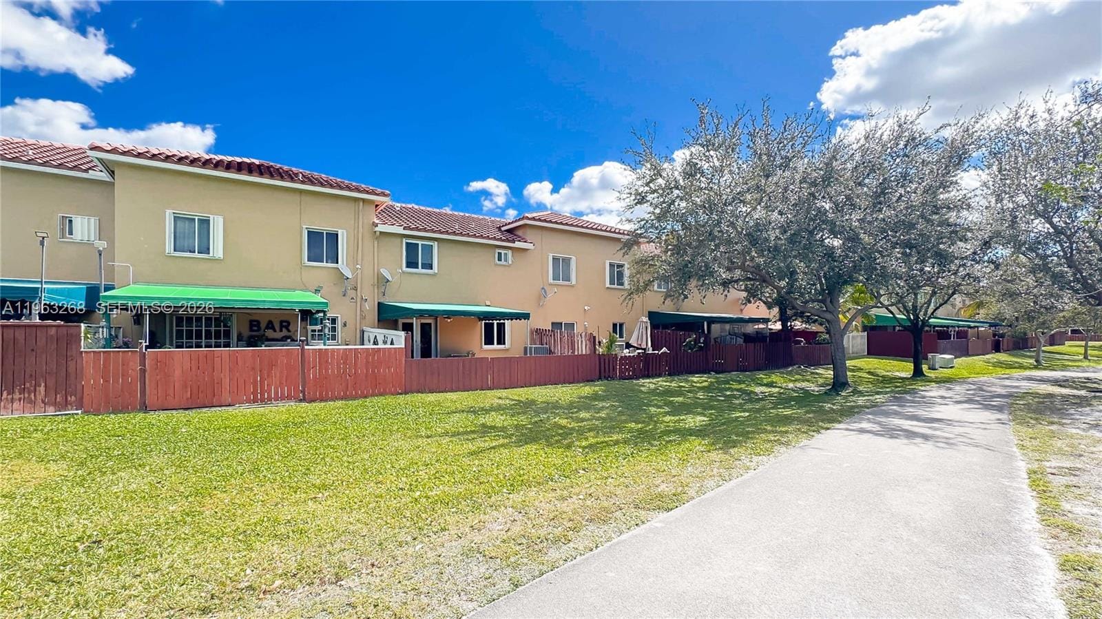 17360 NW 69th Court 204, Hialeah, FL 33015 photo 9