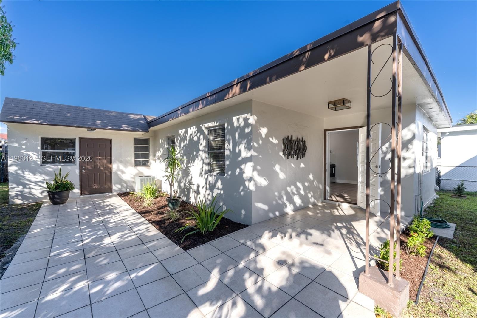 1631 SW 21st Street — photo 2