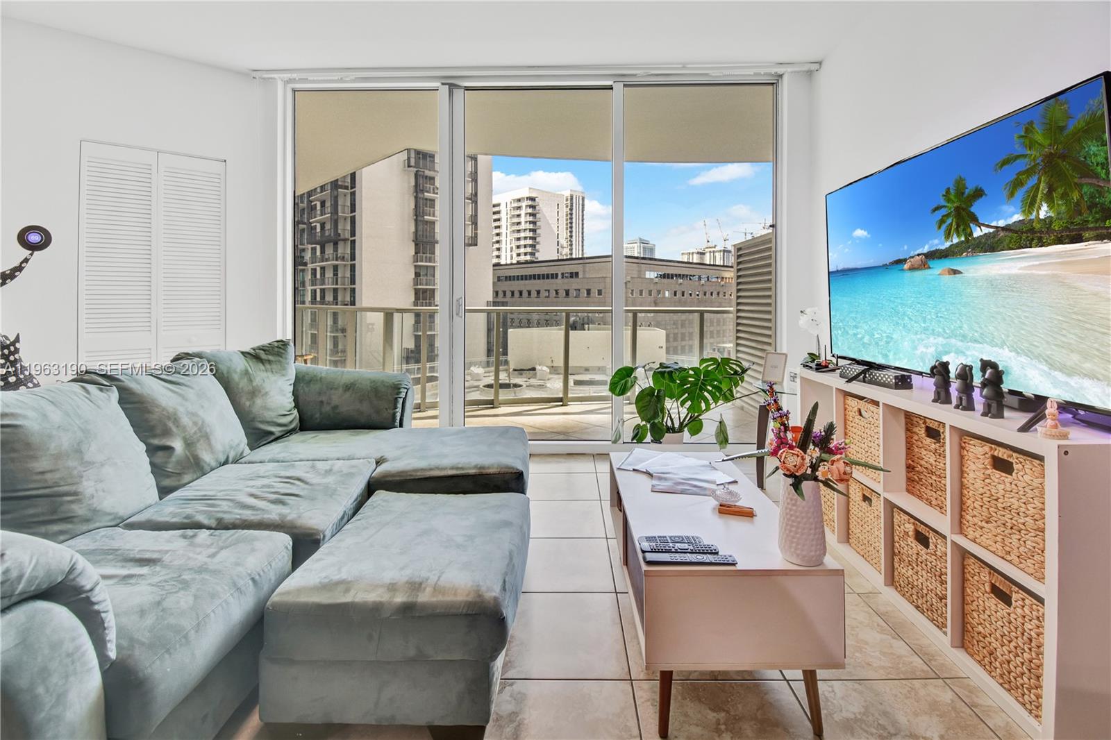 300 S Biscayne Boulevard T1405, Miami, FL 33131, Miami