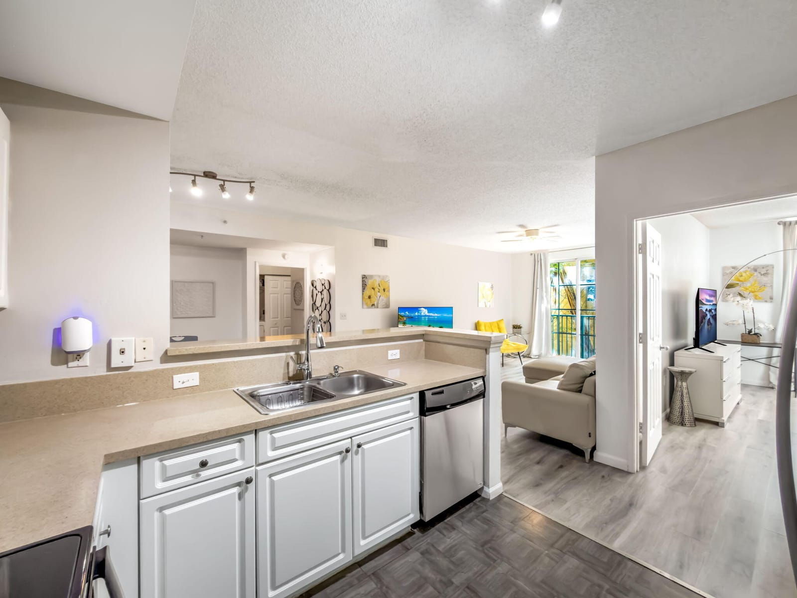 630 S Sapodilla Avenue 218, West Palm Beach, FL 33401 photo 11