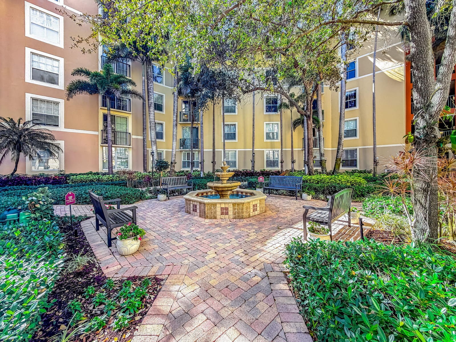 630 S Sapodilla Avenue 218, West Palm Beach, FL 33401 photo 3