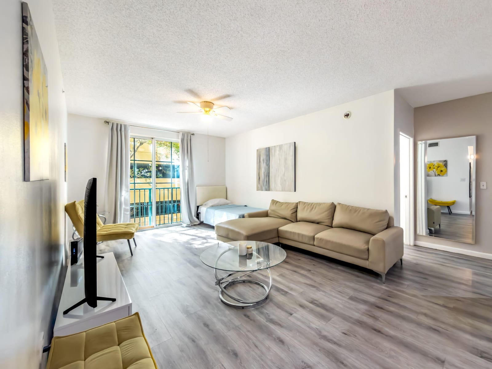 630 S Sapodilla Avenue 218, West Palm Beach, FL 33401 photo 5