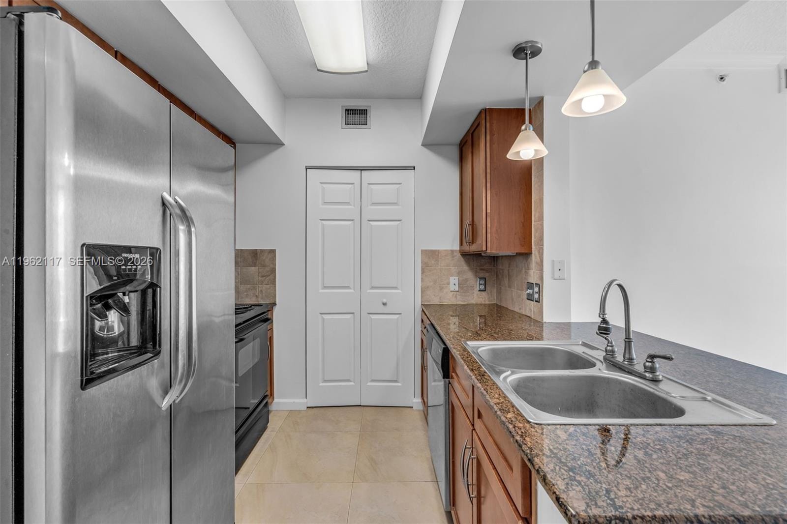 2000 N Bayshore Drive 909 — photo 11