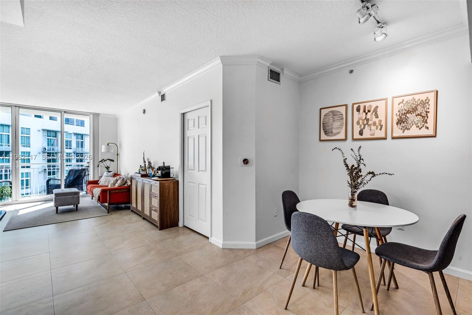 2000 N Bayshore Drive 909 — photo 4