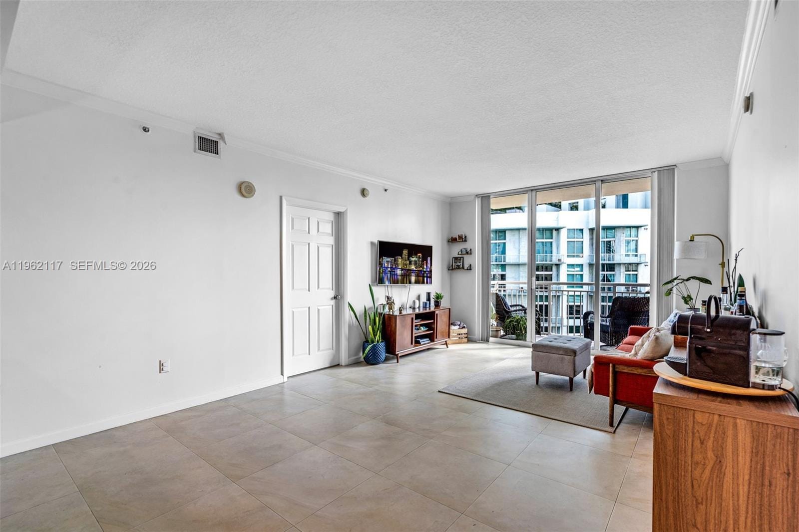 2000 N Bayshore Drive 909 — photo 8