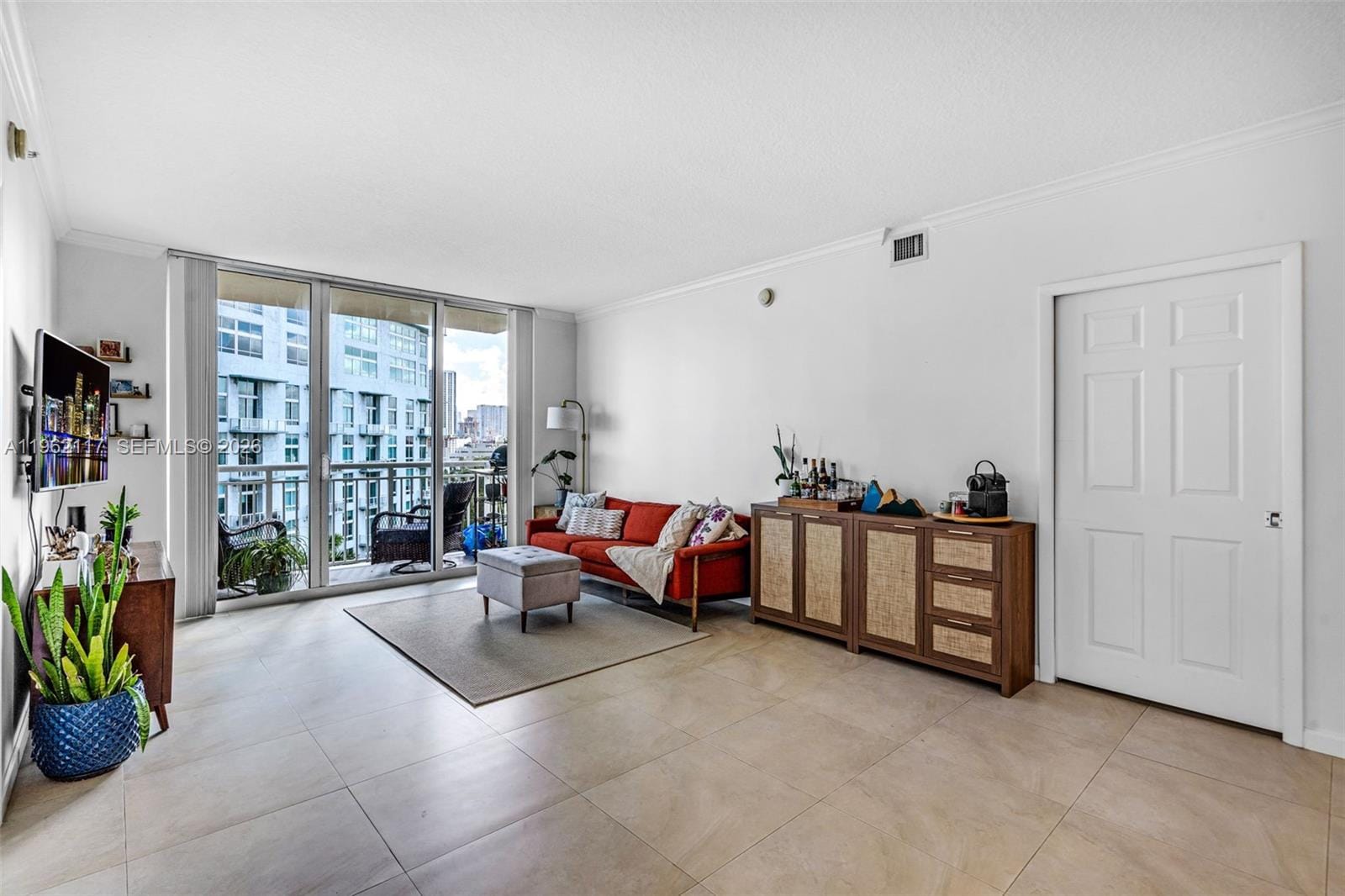 2000 N Bayshore Drive 909 — photo 9