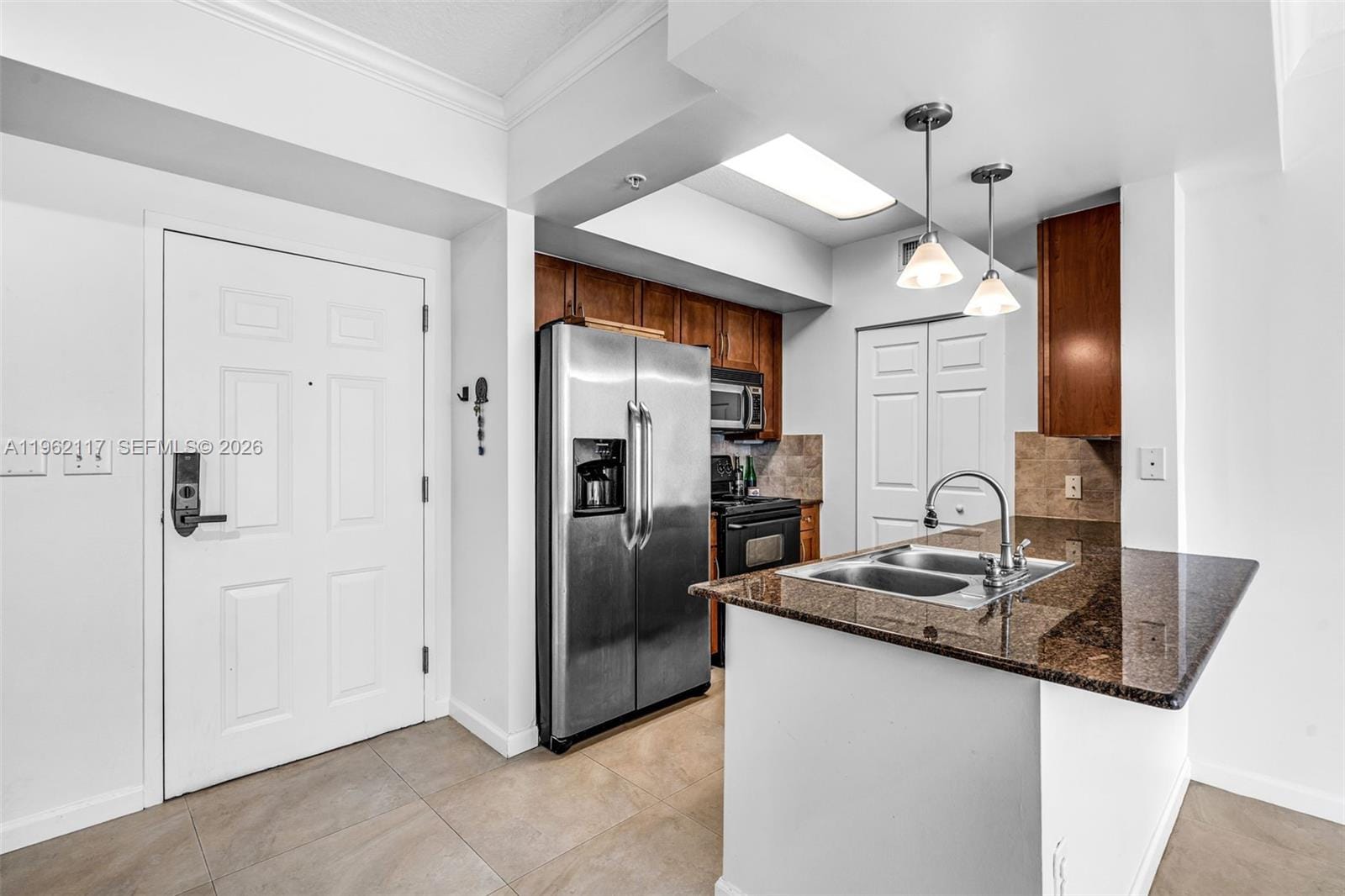2000 N Bayshore Drive 909 — photo 10