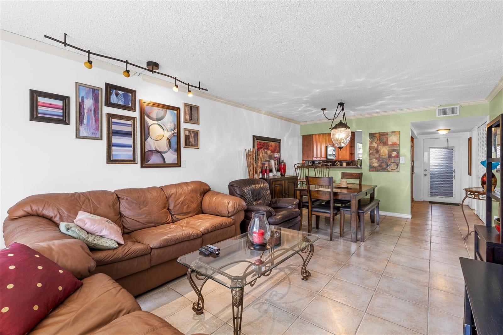 9350 Sunrise Lakes Boulevard 101, Sunrise, FL 33322 photo 2