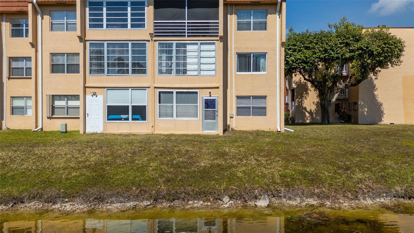 9350 Sunrise Lakes Boulevard 101, Sunrise, FL 33322 photo 30