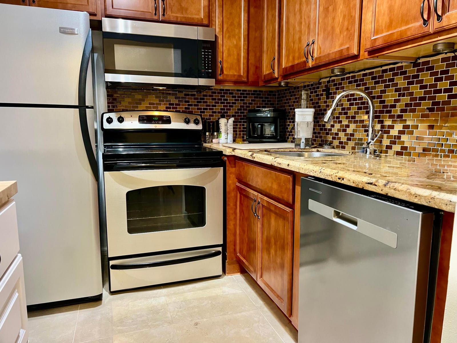 1011 Harwood C 1011, Deerfield Beach, FL 33442 photo 7