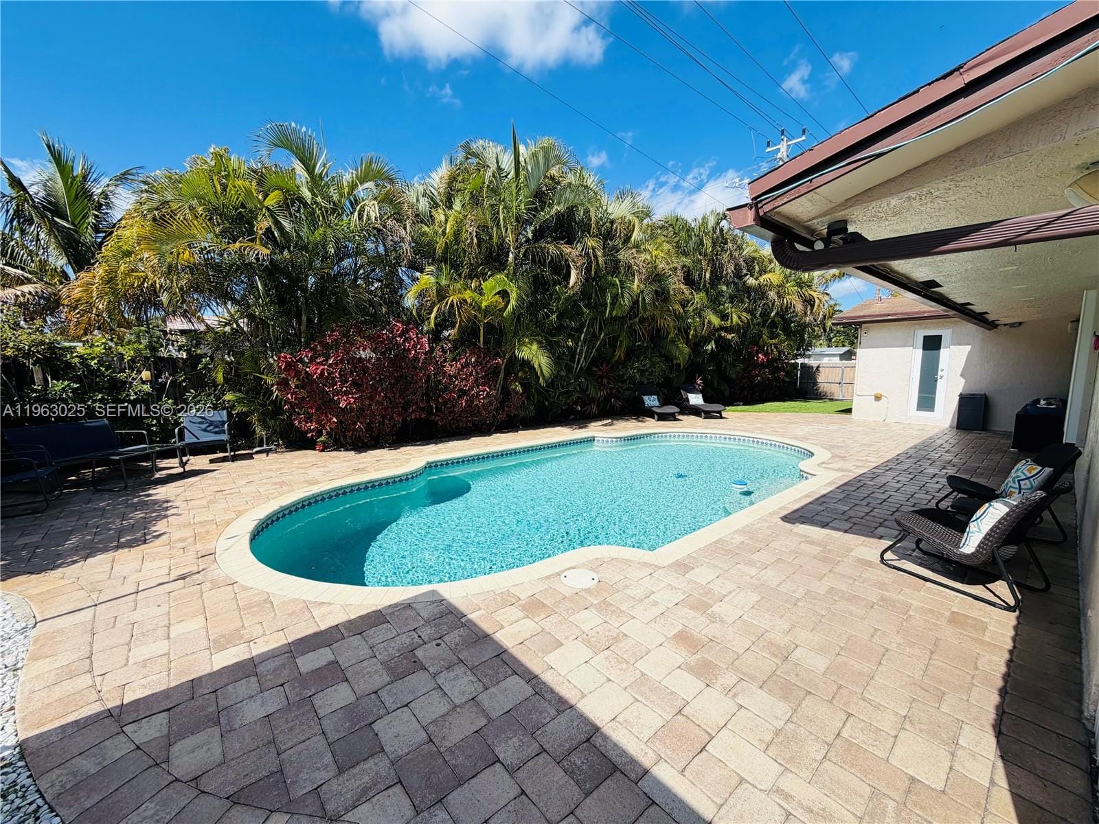 820 NW 91st Avenue, Pembroke Pines, FL 33024 photo 2