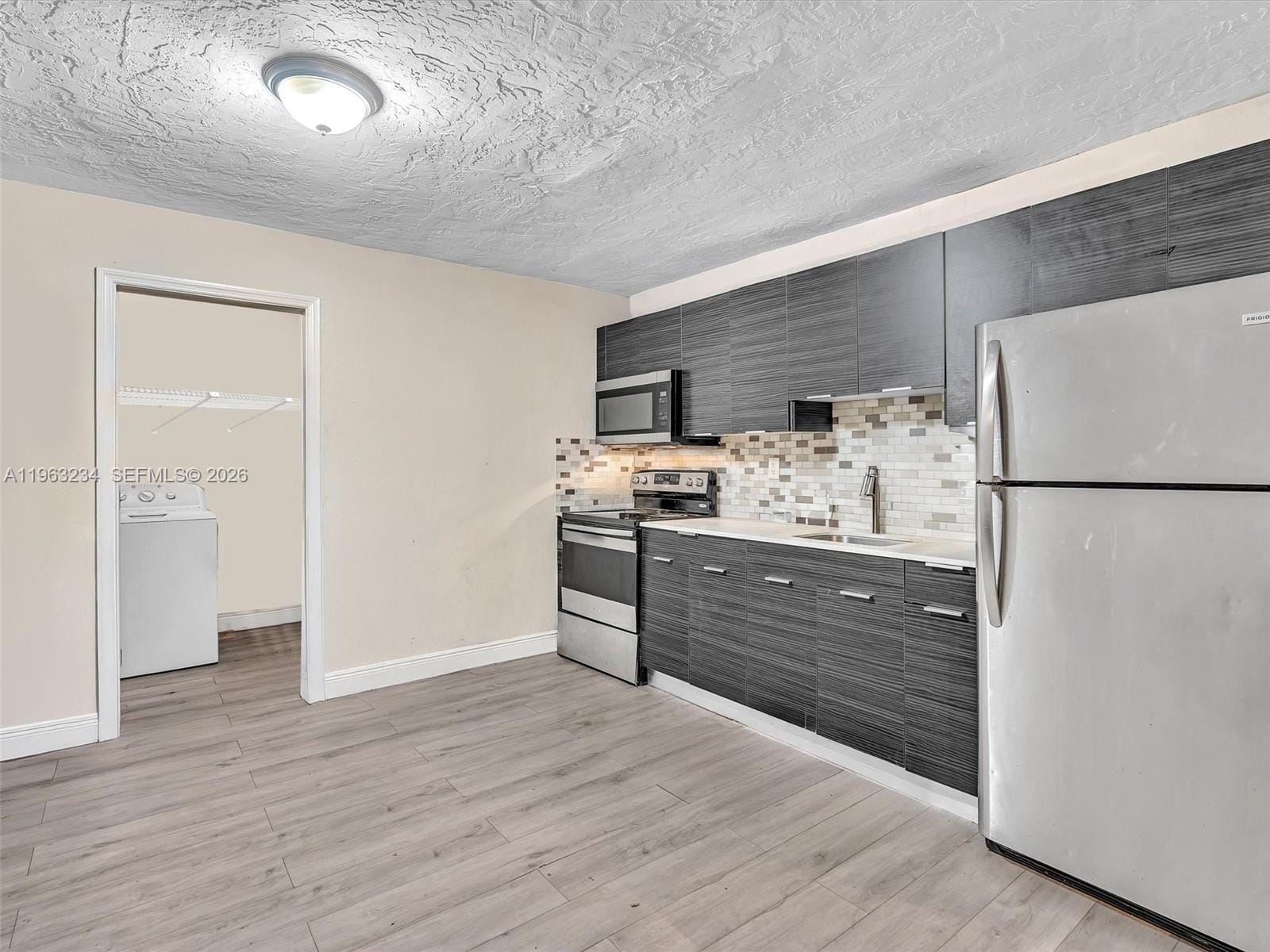 2512 NW 9th Place, Fort Lauderdale, FL 33311 photo 27