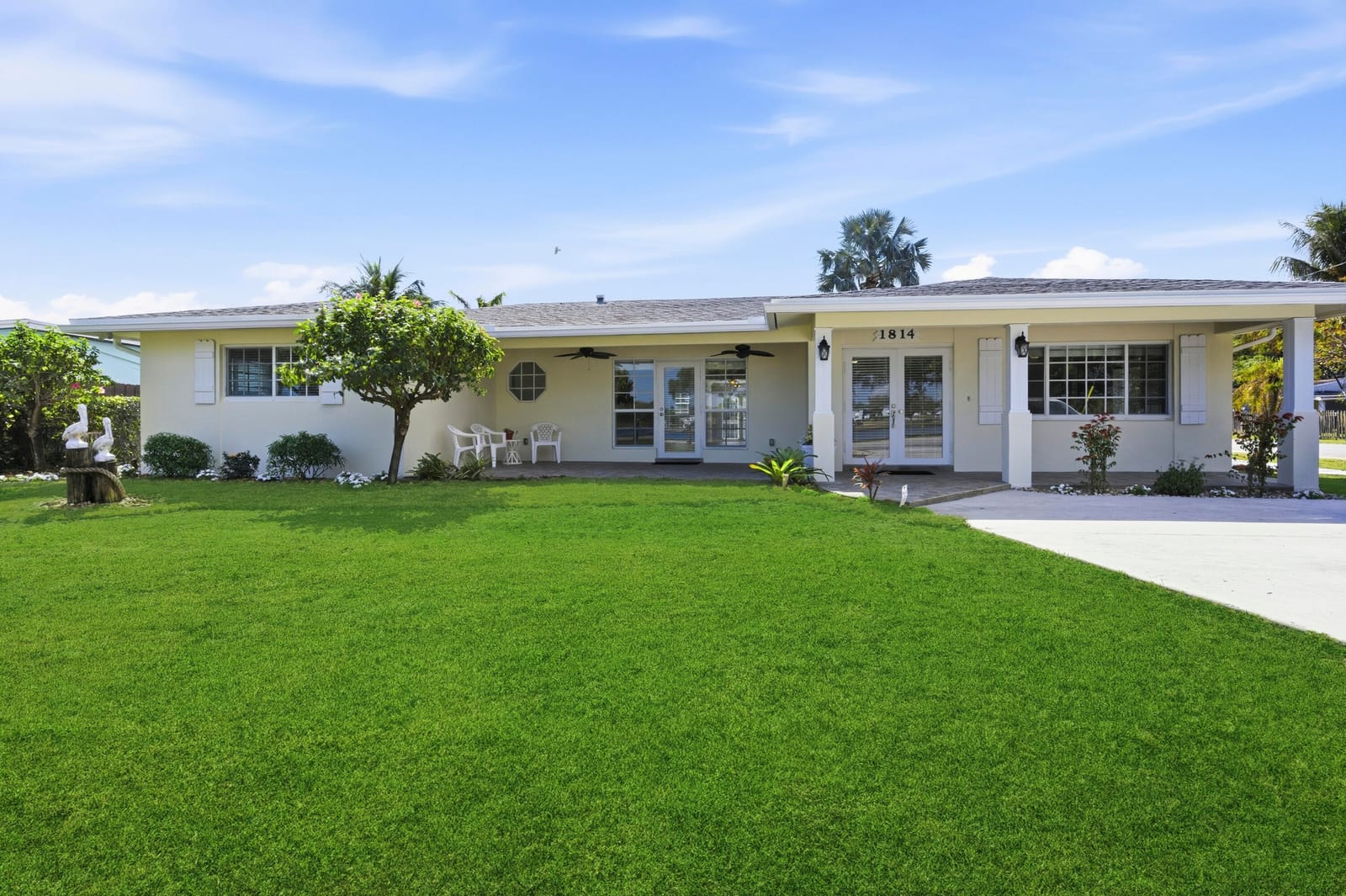 1814 Lake Osborne Drive — photo 2