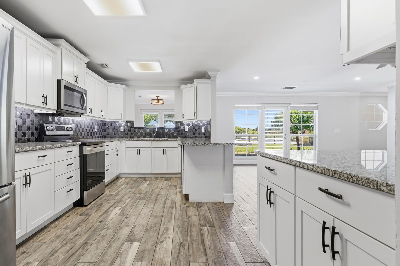 1814 Lake Osborne Drive — photo 12