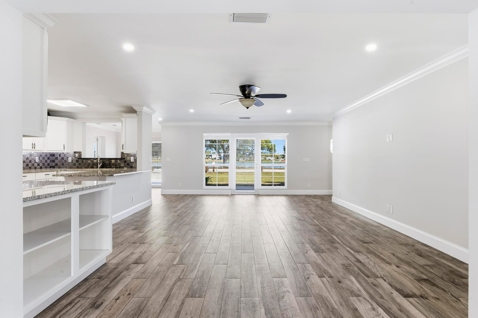 1814 Lake Osborne Drive — photo 9