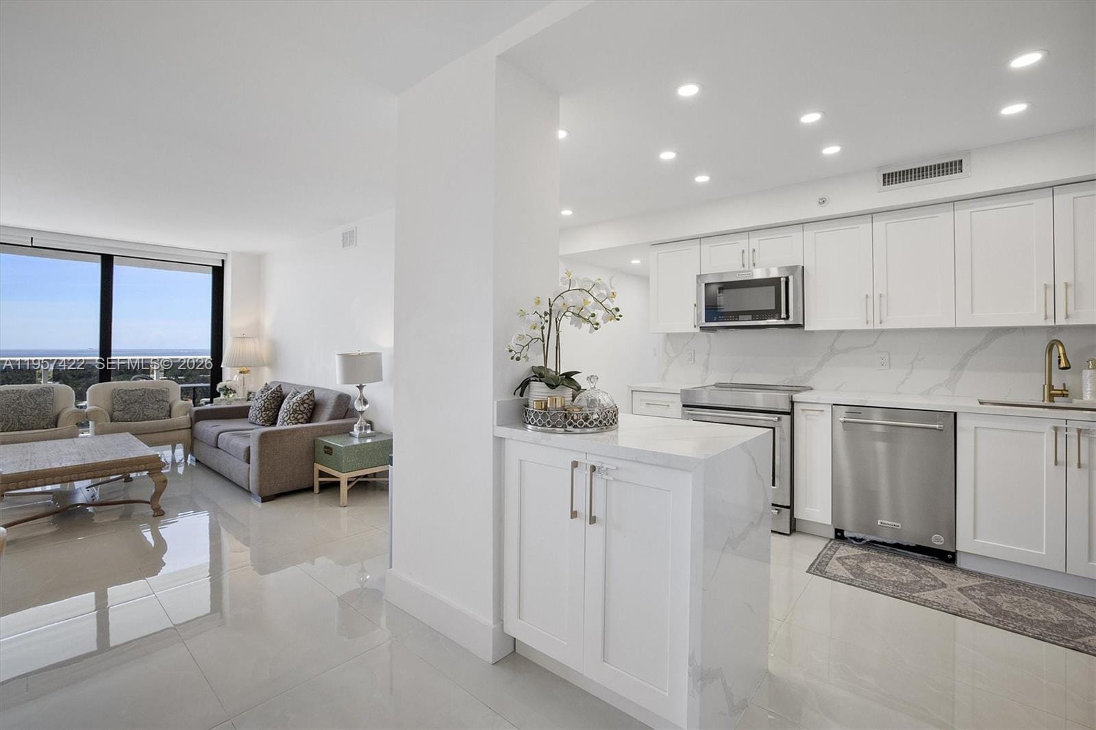 20515 E Country Club Drive 1747, Aventura, FL 33180 photo 9