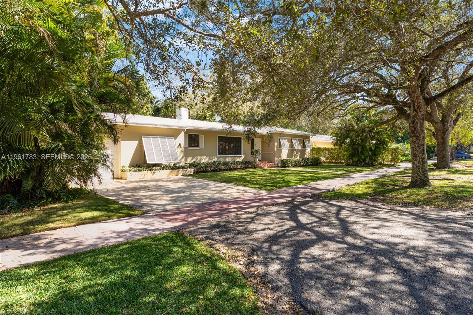6901 Altamira Street, Coral Gables, FL 33146 photo 2
