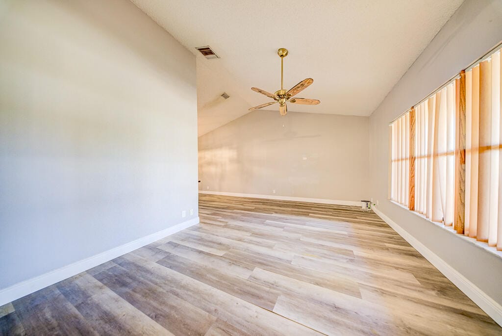 301 Knotty Wood Lane, Wellington, FL 33414 photo 4