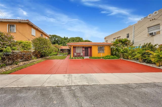 1025 SW 11th Street, sold in Lawrence Est Land Cos Sub, Miami, FL