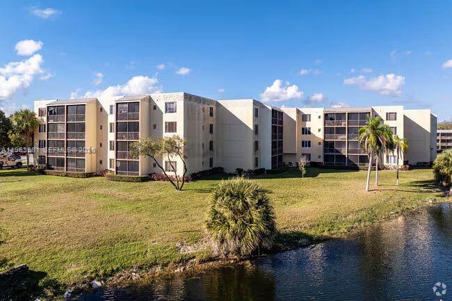 2075 NW 46th Avenue I201, Lauderhill, FL 33313, Lauderhill