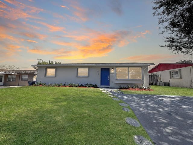 3041 N 74th Avenue, Hollywood, FL 33024