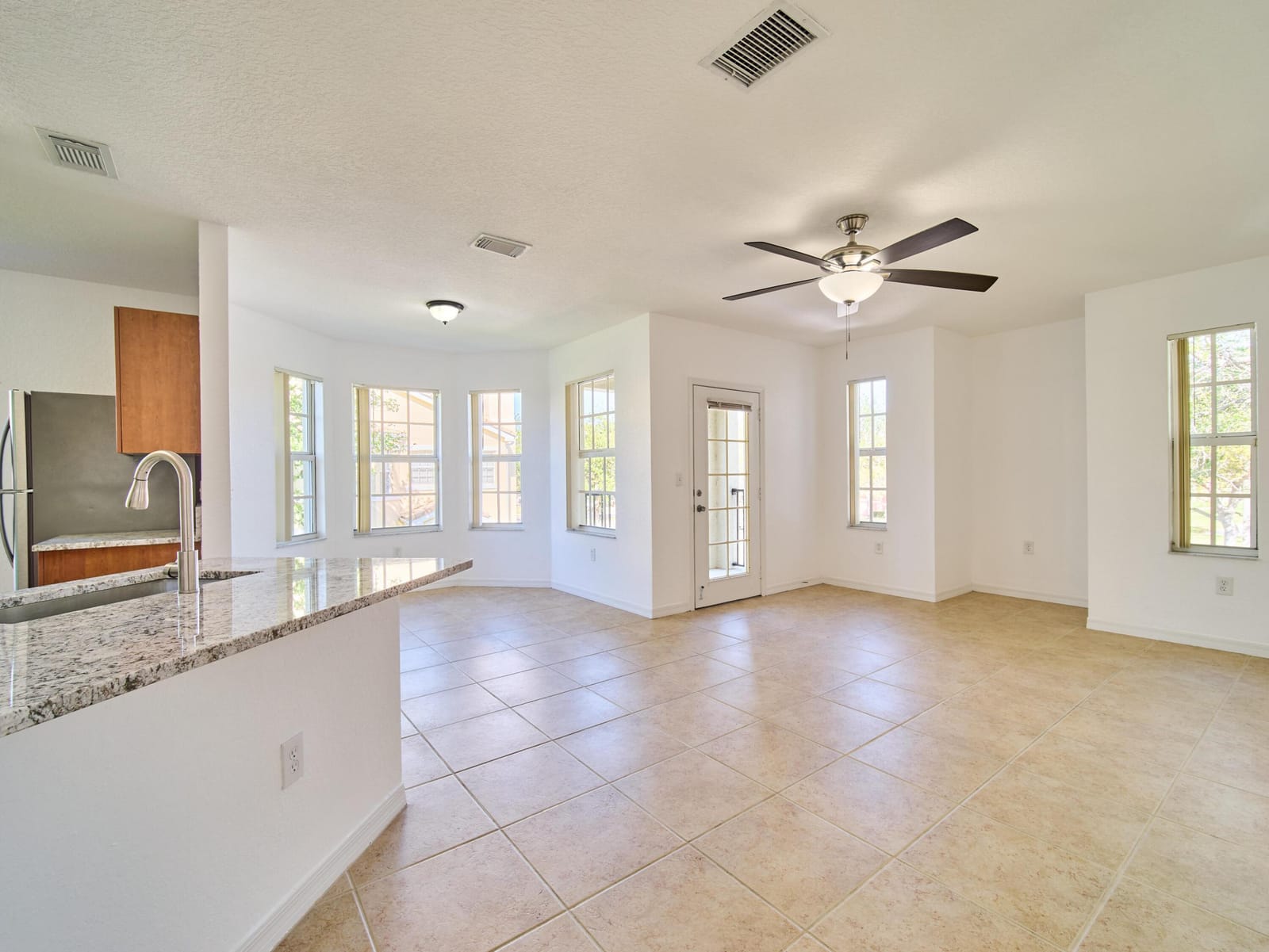 140 SW Peacock Boulevard 21-202, Port St. Lucie, FL 34986 photo 6