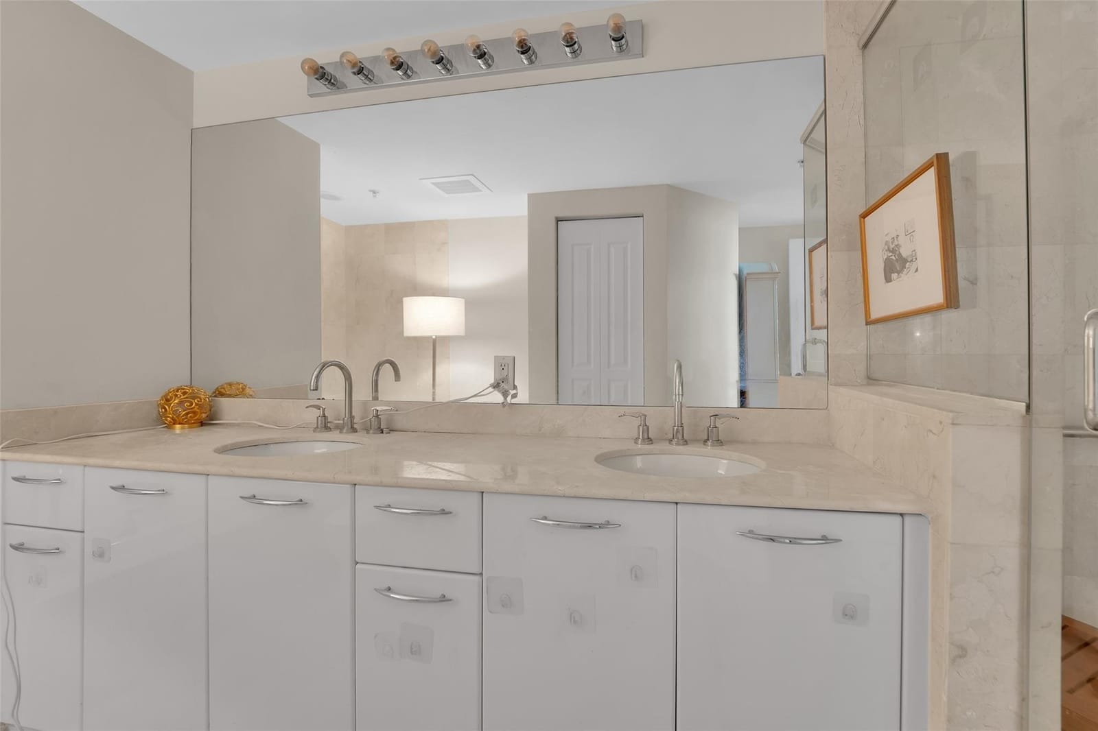 350 SE 2nd Street 850 — photo 10