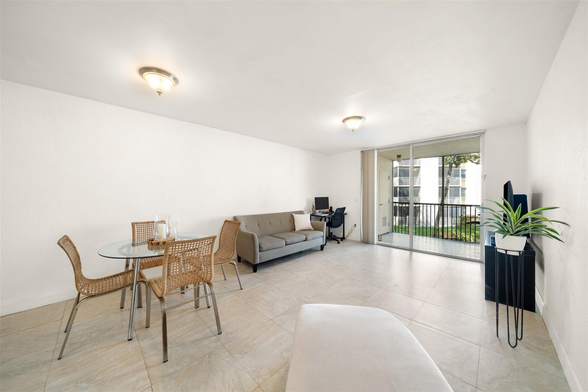 8225 Lake Drive 205, Doral, FL 33166, Doral