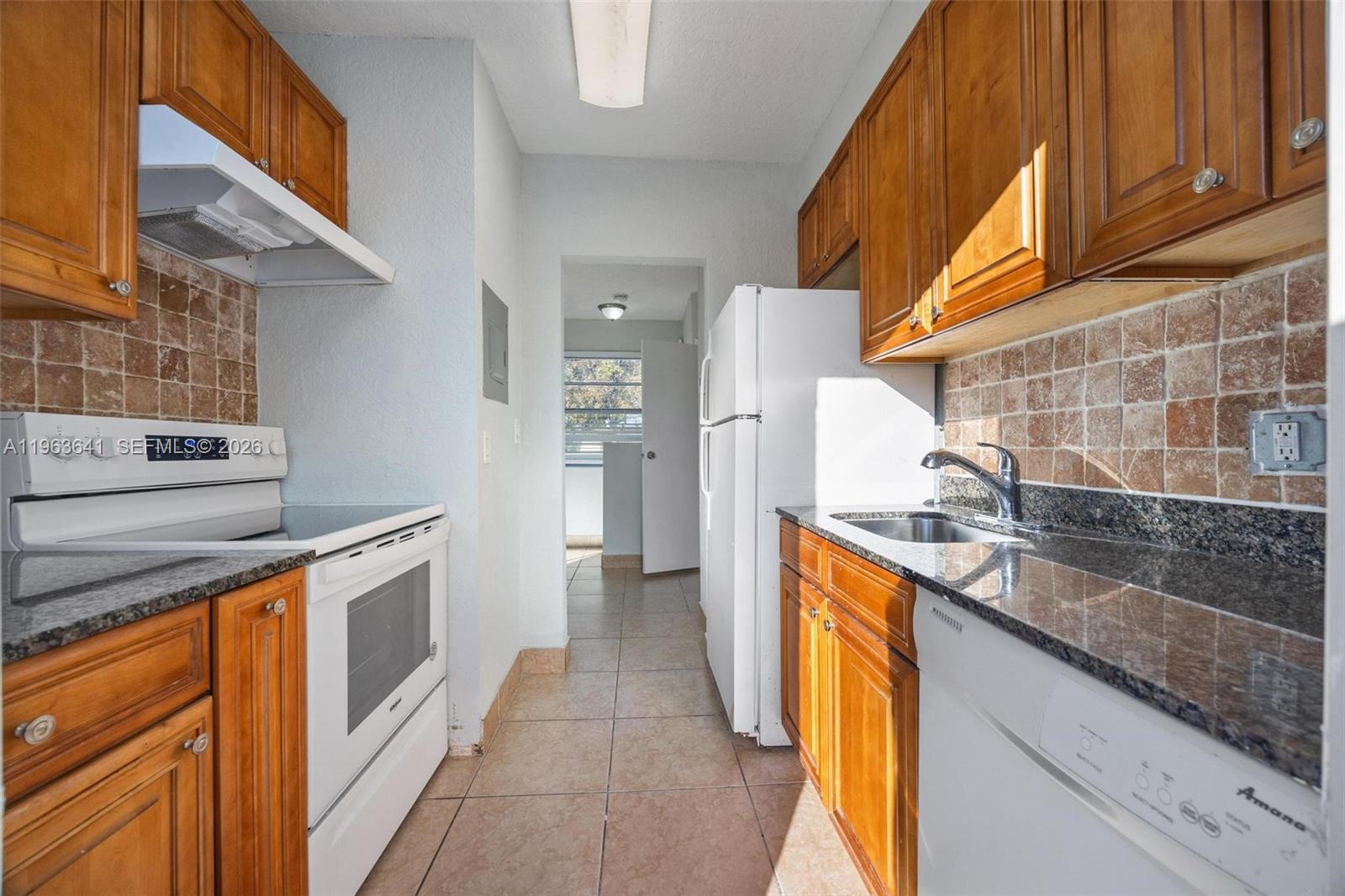 2525 N 23rd Avenue, Hollywood, FL 33020, Hollywood
