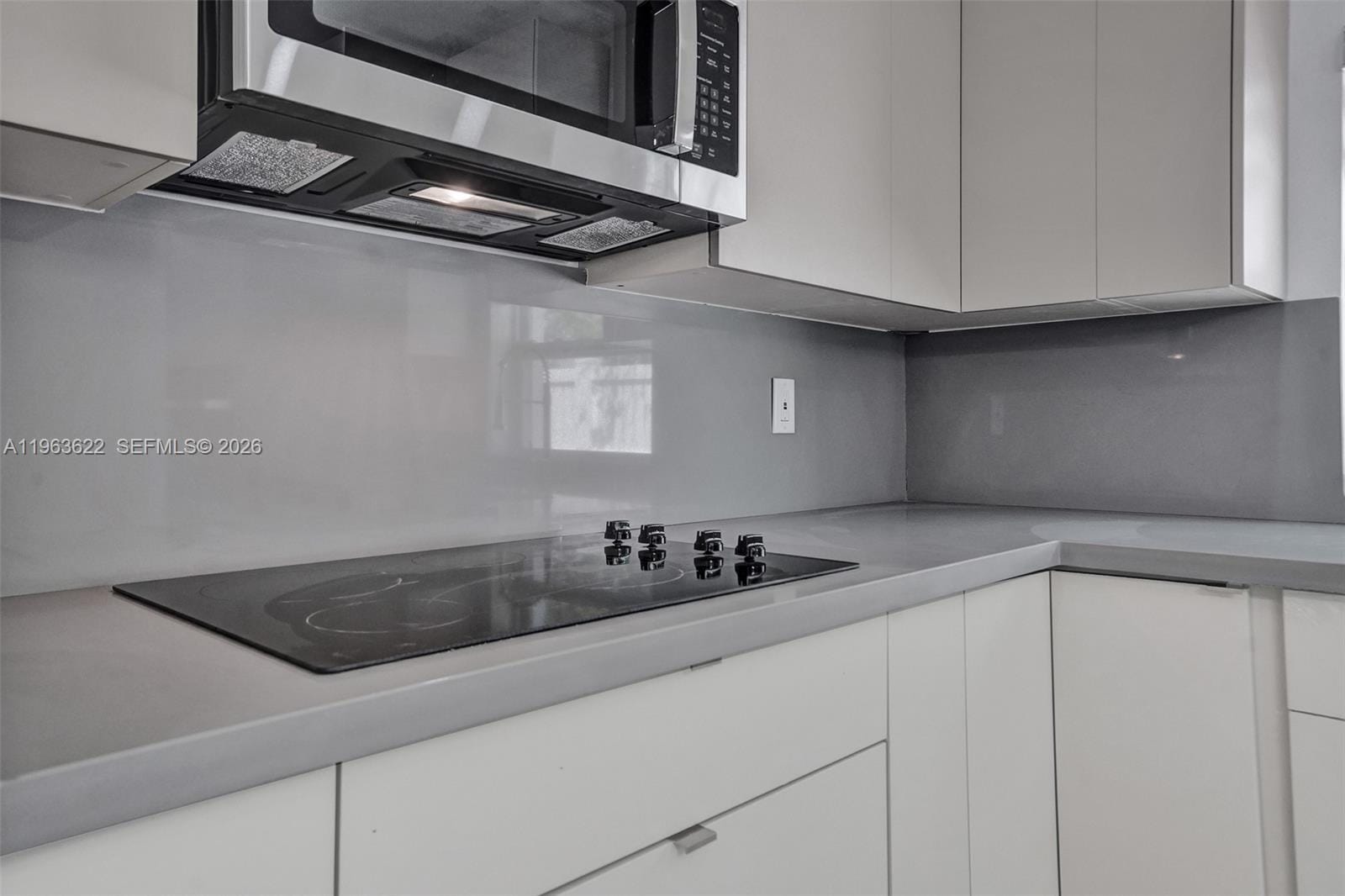 1010 N 16th Avenue — photo 8
