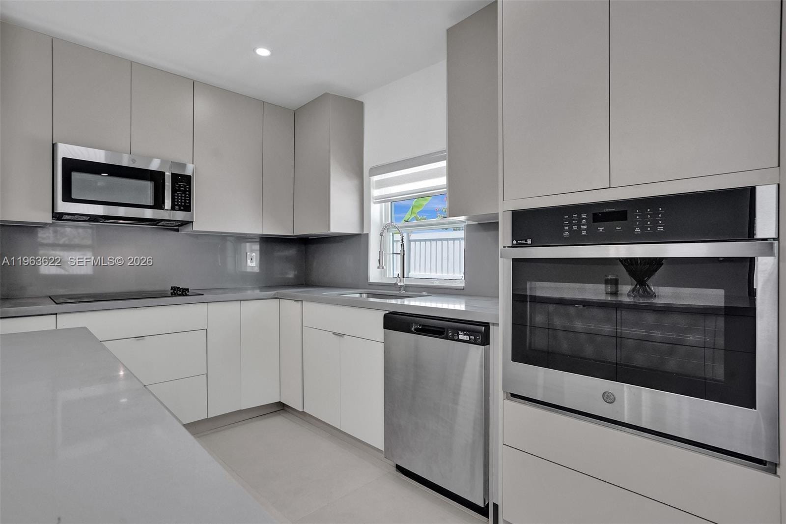 1010 N 16th Avenue — photo 10