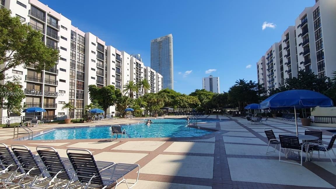 17021 N Bay Road 316, Sunny Isles Beach, FL 33160 photo 4