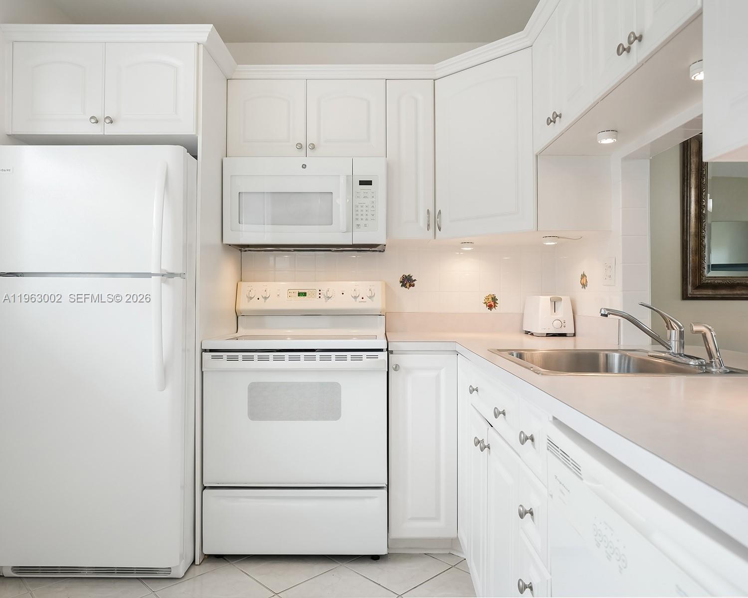 4805 NW 35th Street 506, Lauderdale Lakes, FL 33319, Lauderdale Lakes