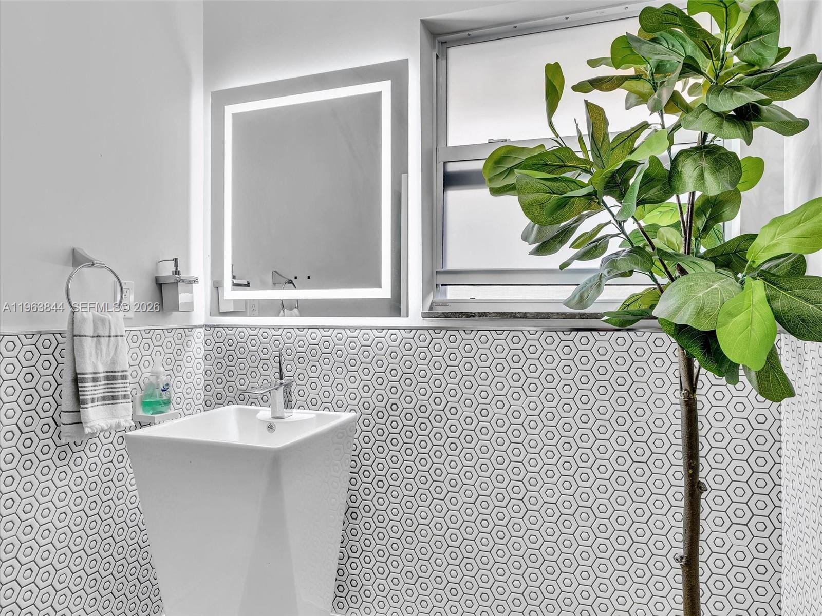 840 S Southlake Drive, Hollywood, FL 33019 photo 14